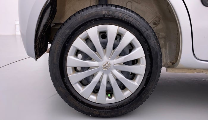 2015 Toyota Etios Liva V, Petrol, Manual, 88,435 km, Right Rear Wheel