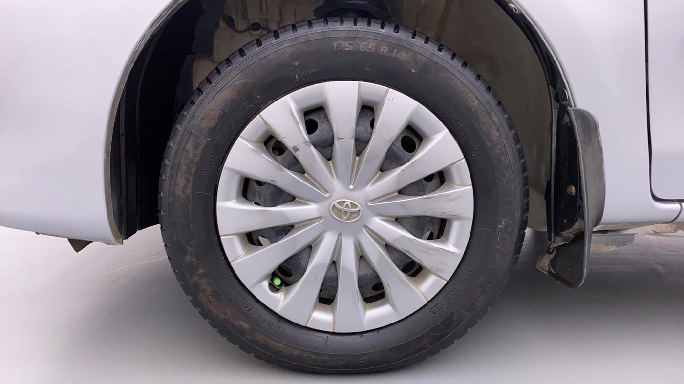 2015 Toyota Etios Liva V, Petrol, Manual, 88,435 km, Left Front Wheel