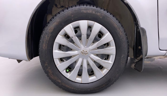 2015 Toyota Etios Liva V, Petrol, Manual, 88,435 km, Left Front Wheel