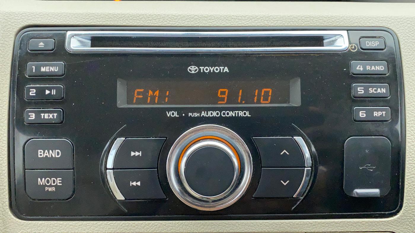 2015 Toyota Etios Liva V, Petrol, Manual, 88,435 km, Infotainment System