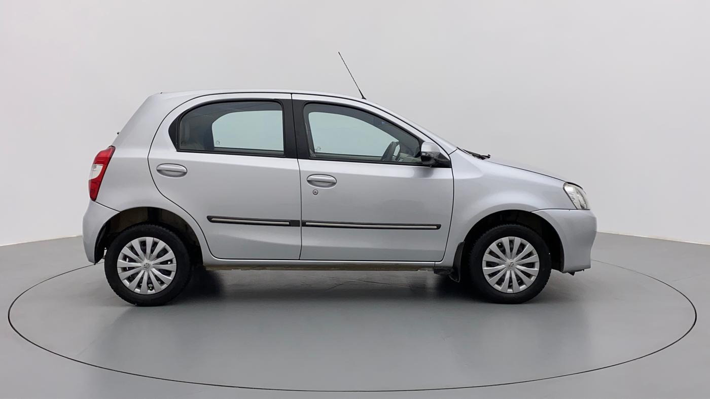 2015 Toyota Etios Liva V, Petrol, Manual, 88,435 km, Right Side View