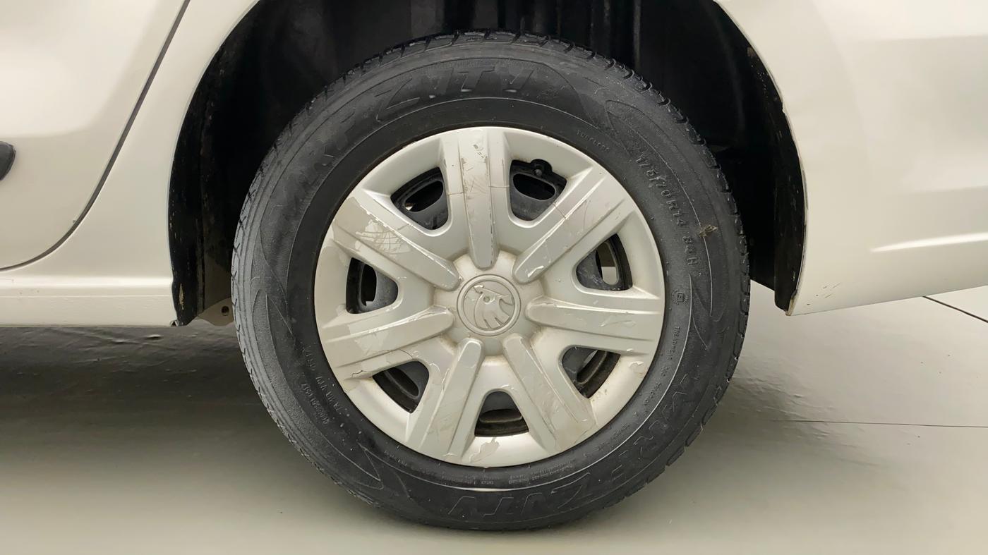 2013 Skoda Rapid ACTIVE 1.6 MPI MT PLUS, Petrol, Manual, 87,448 km, Left Rear Wheel