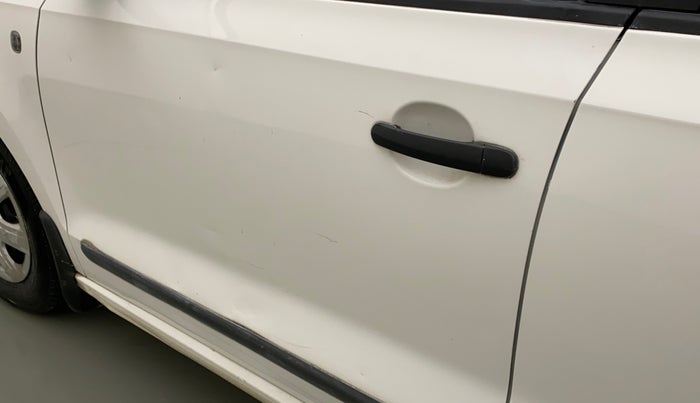 2013 Skoda Rapid ACTIVE 1.6 MPI MT PLUS, Petrol, Manual, 87,448 km, Front passenger door - Minor scratches