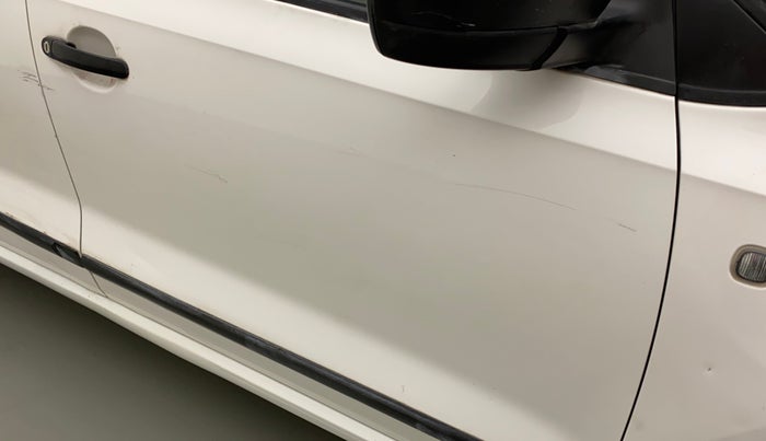 2013 Skoda Rapid ACTIVE 1.6 MPI MT PLUS, Petrol, Manual, 87,448 km, Driver-side door - Minor scratches