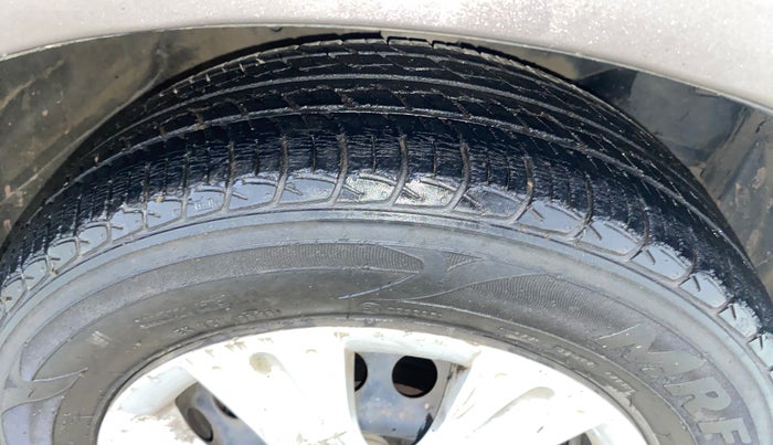 2014 Honda Brio S MT, Petrol, Manual, 71,790 km, Right Front Tyre Tread