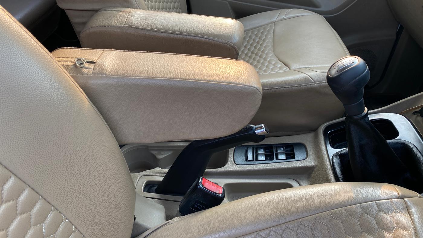 2023 Mahindra BOLERO NEO N10 R, Diesel, Manual, 52,489 km, Gear Lever