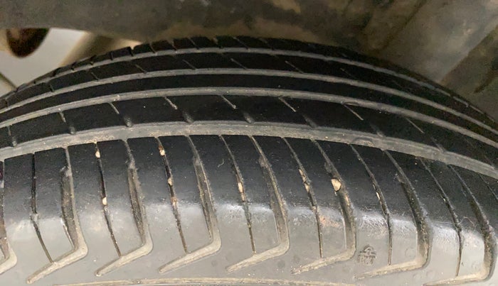 2017 Renault Kwid RXT 1.0, Petrol, Manual, 74,467 km, Left Rear Tyre Tread