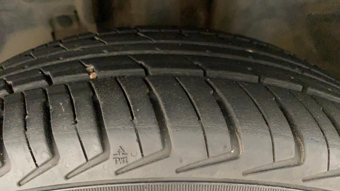 2017 Renault Kwid RXT 1.0, Petrol, Manual, 74,467 km, Left Front Tyre Tread