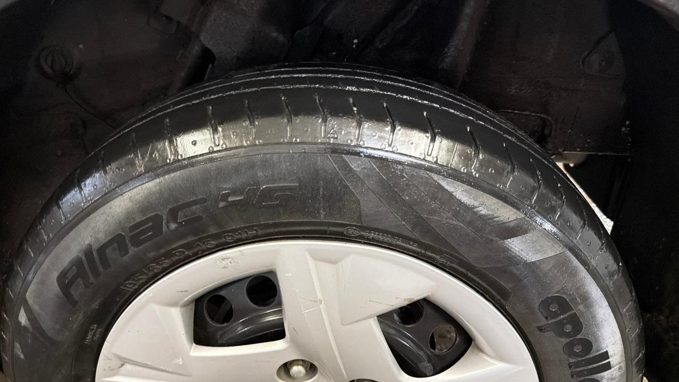 2021 Hyundai VENUE S+ 1.2, Petrol, Manual, 16,336 km, Left Rear Tyre Tread