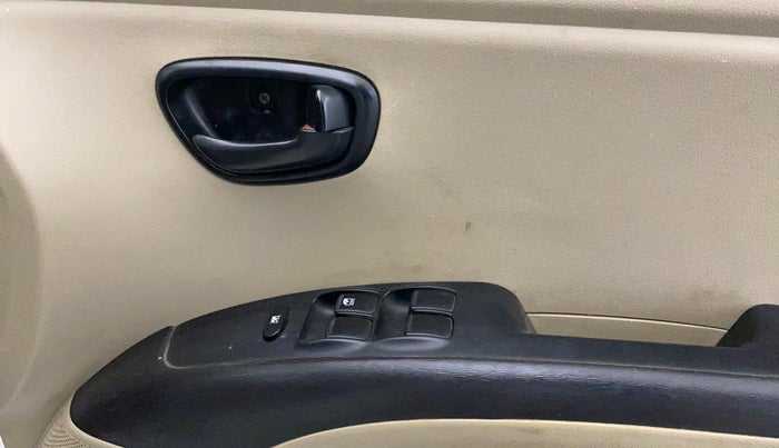 2015 Hyundai i10 MAGNA 1.1, Petrol, Manual, 64,473 km, Driver Side Door Panels Control