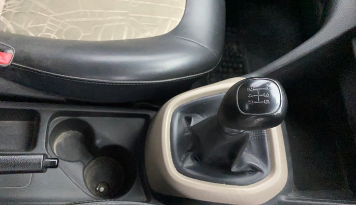2016 Hyundai Grand i10 MAGNA 1.2 KAPPA VTVT, Petrol, Manual, 79,974 km, Gear Lever