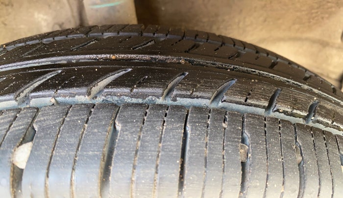 2014 Maruti Wagon R 1.0 LXI, Petrol, Manual, 43,819 km, Right Front Tyre Tread