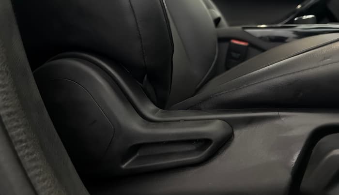 2022 Tata NEXON XZ PLUS (PREMIUM) DIESEL DARK EDITION, Diesel, Manual, 68,579 km, Driver Side Adjustment Panel