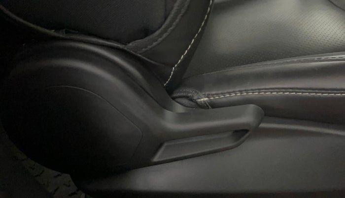 2024 Tata NEXON SMART+ SUNROOF 1.2 PETROL, Petrol, Manual, 27,925 km, Driver Side Adjustment Panel