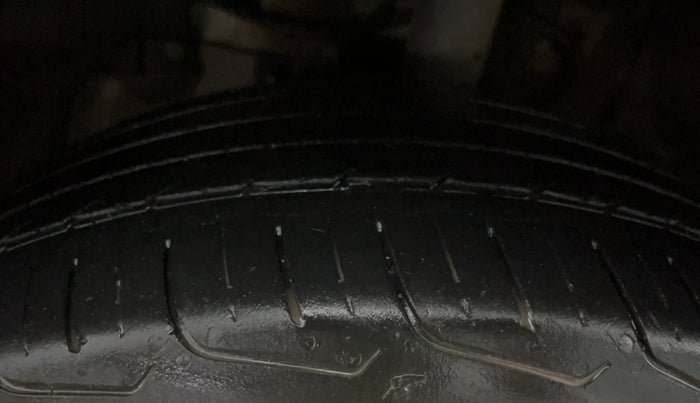 2024 Tata NEXON SMART+ SUNROOF 1.2 PETROL, Petrol, Manual, 27,925 km, Left Front Tyre Tread
