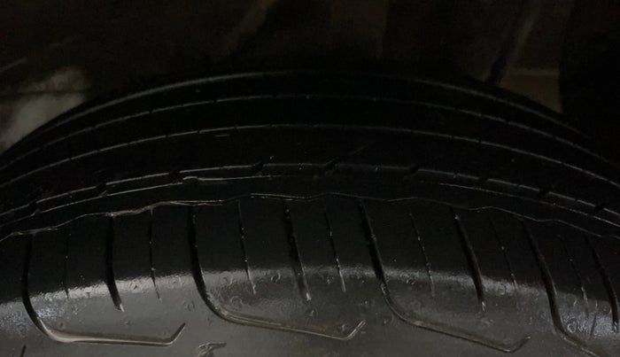 2024 Tata NEXON SMART+ SUNROOF 1.2 PETROL, Petrol, Manual, 27,925 km, Left Rear Tyre Tread