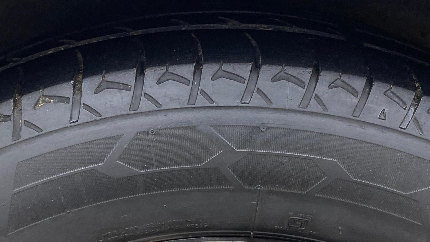 2019 Hyundai NEW SANTRO ASTA AMT, CNG, Automatic, 94,532 km, Right Rear Tyre Tread