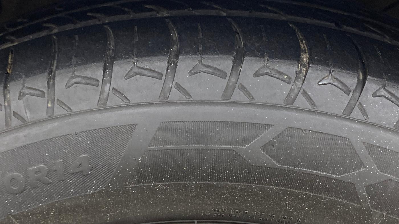 2019 Hyundai NEW SANTRO ASTA AMT, CNG, Automatic, 94,532 km, Left Front Tyre Tread