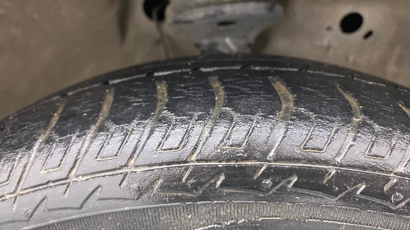 2012 Maruti Wagon R 1.0 VXI, Petrol, Manual, 29,994 km, Right Front Tyre Tread