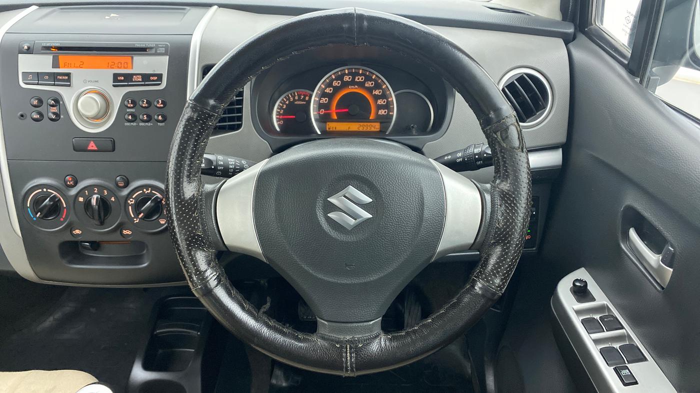 2012 Maruti Wagon R 1.0 VXI, Petrol, Manual, 29,994 km, Steering Wheel Close Up