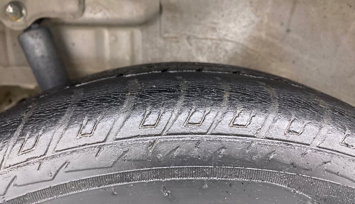 2012 Maruti Wagon R 1.0 VXI, Petrol, Manual, 29,994 km, Right Rear Tyre Tread