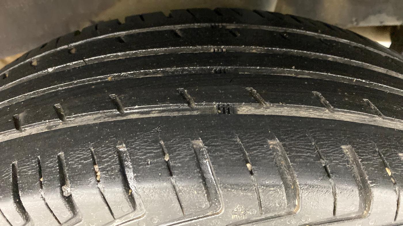 2018 Renault Kwid RXT 1.0 EASY-R  AT, Petrol, Automatic, 74,137 km, Left Rear Tyre Tread