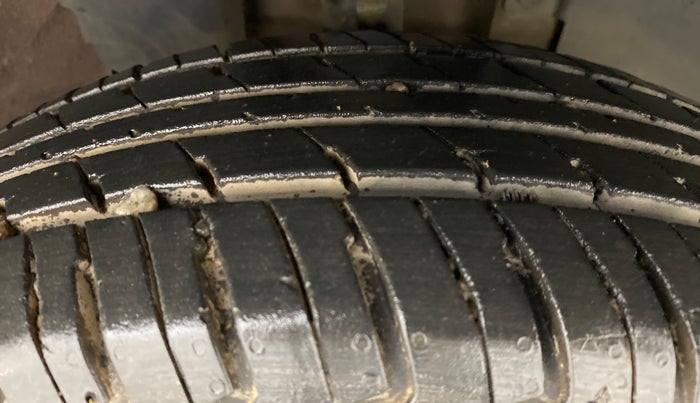 2018 Renault Kwid RXT 1.0 EASY-R  AT, Petrol, Automatic, 74,137 km, Right Front Tyre Tread