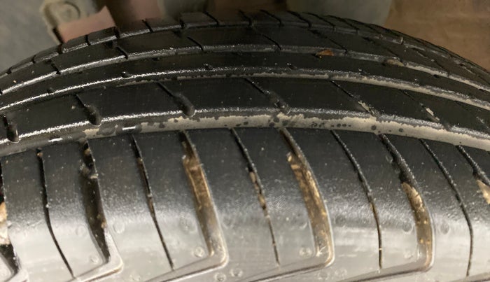 2018 Renault Kwid RXT 1.0 EASY-R  AT, Petrol, Automatic, 74,137 km, Left Front Tyre Tread