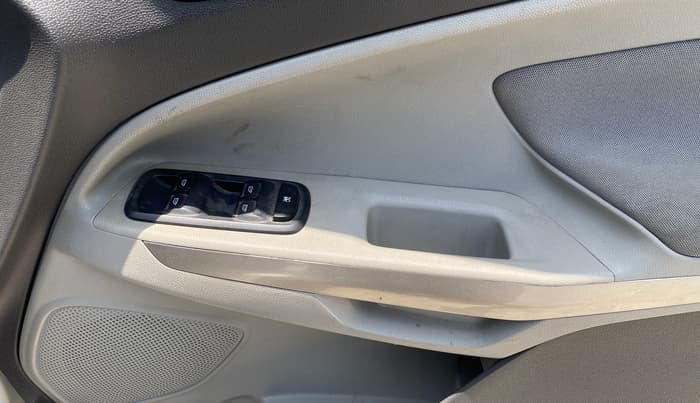 2013 Ford Ecosport TREND 1.5L DIESEL, Diesel, Manual, 1,13,894 km, Driver Side Door Panels Control