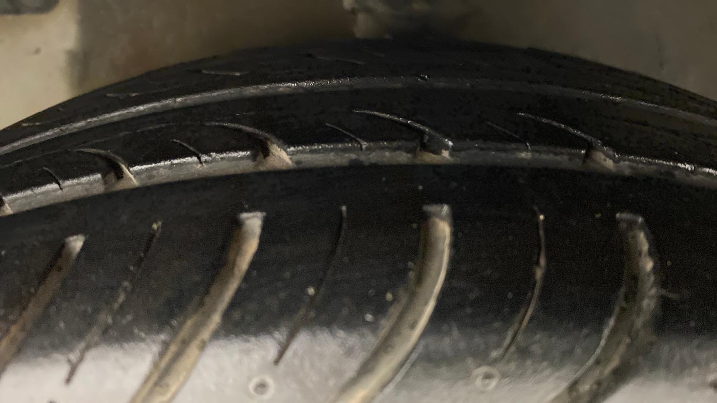 2012 Hyundai Eon MAGNA, Petrol, Manual, 96,516 km, Left Front Tyre Tread
