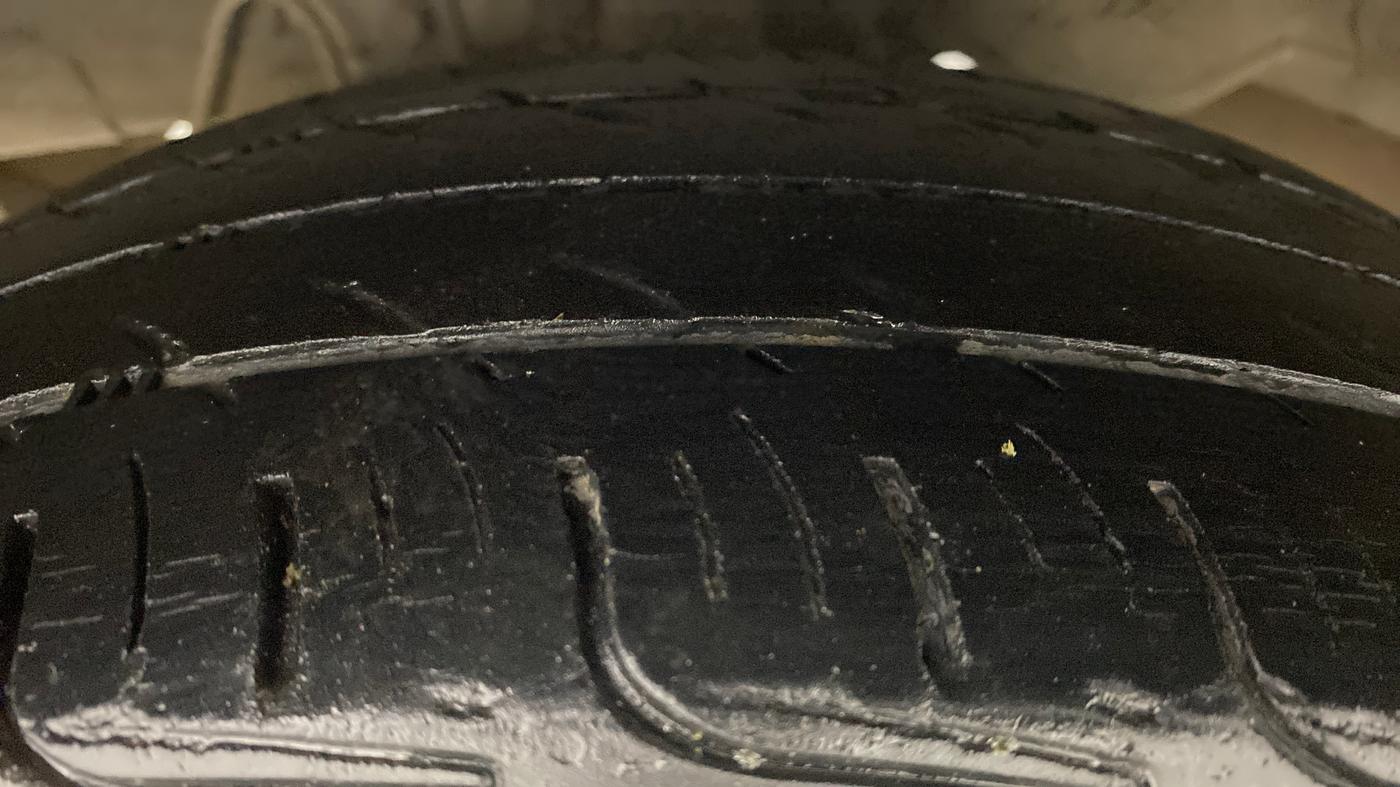 2012 Hyundai Eon MAGNA, Petrol, Manual, 96,516 km, Right Rear Tyre Tread