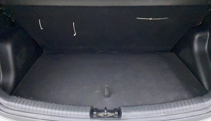 2016 Hyundai Grand i10 MAGNA 1.2 VTVT, Petrol, Manual, 64,878 km, Boot Inside