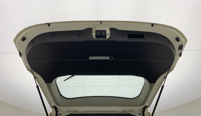 2018 Mahindra XUV500 W11 FWD, Diesel, Manual, 89,232 km, Boot Door Open