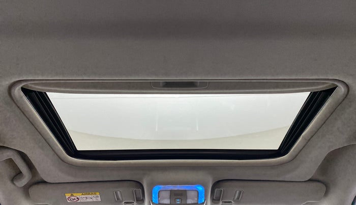 2018 Mahindra XUV500 W11 FWD, Diesel, Manual, 89,232 km, Moonroof/ Sunroof