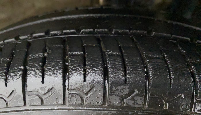 2019 Maruti New Wagon-R LXI CNG 1.0, CNG, Manual, 65,856 km, Right Front Tyre Tread
