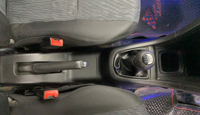 2015 Maruti Swift VXI, Petrol, Manual, 1,48,954 km, Gear Lever