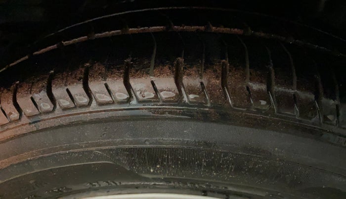 2015 Honda Amaze 1.2L I-VTEC S, Petrol, Manual, 70,102 km, Left Rear Tyre Tread