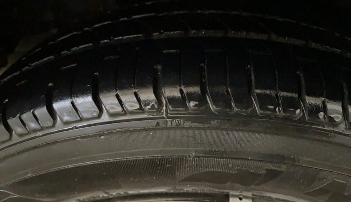 2015 Honda Amaze 1.2L I-VTEC S, Petrol, Manual, 70,102 km, Right Rear Tyre Tread