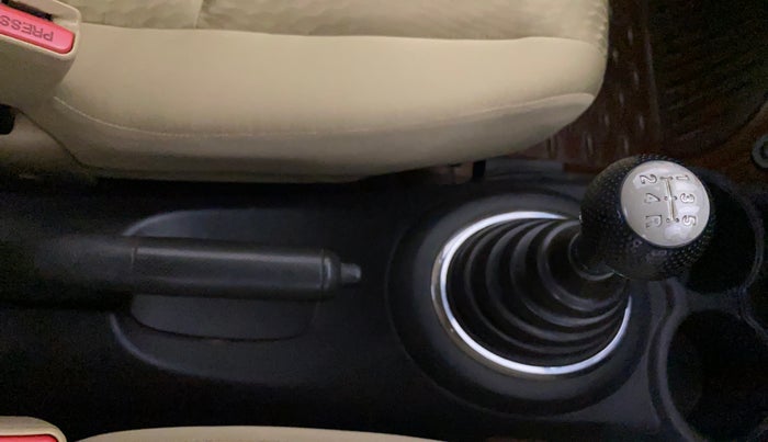 2015 Honda Amaze 1.2L I-VTEC S, Petrol, Manual, 70,102 km, Gear Lever