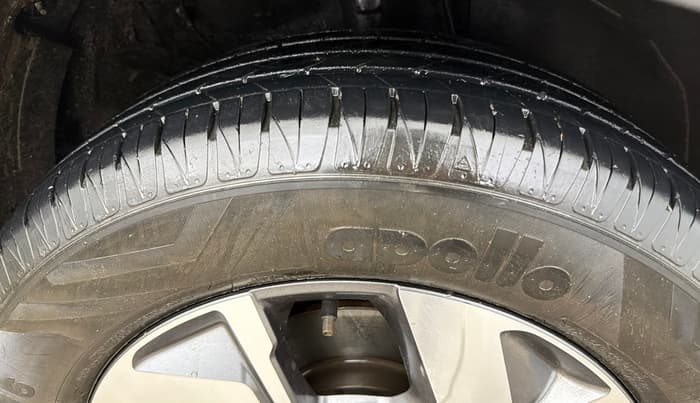 2021 KIA SONET HTX 1.0 IMT, Petrol, Manual, 28,278 km, Right Front Tyre Tread