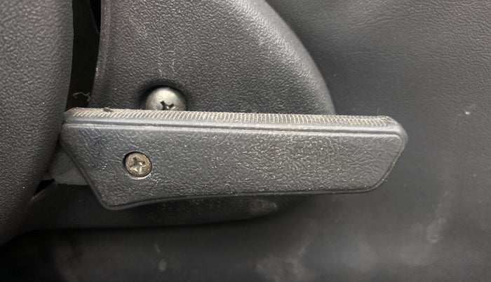 2014 Maruti Alto 800 LXI, Petrol, Manual, 98,877 km, Driver Side Adjustment Panel