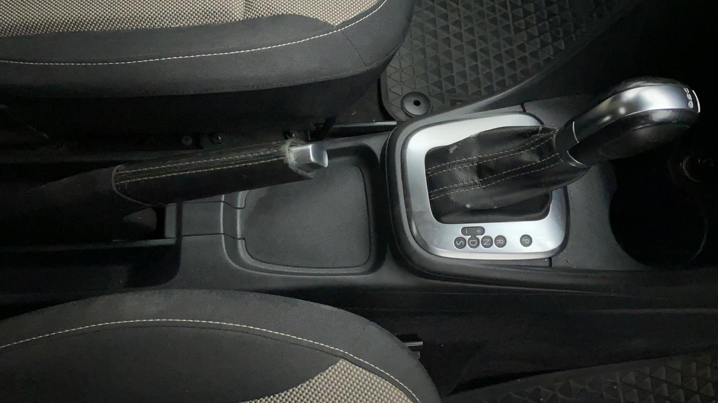 2013 Volkswagen Polo GT TSI AT, Petrol, Automatic, 62,432 km, Gear Lever