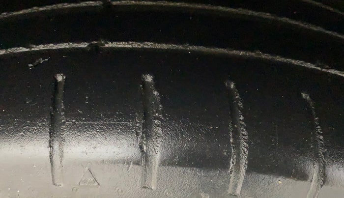 2019 Maruti Baleno ZETA PETROL 1.2, Petrol, Manual, 92,830 km, Right Front Tyre Tread