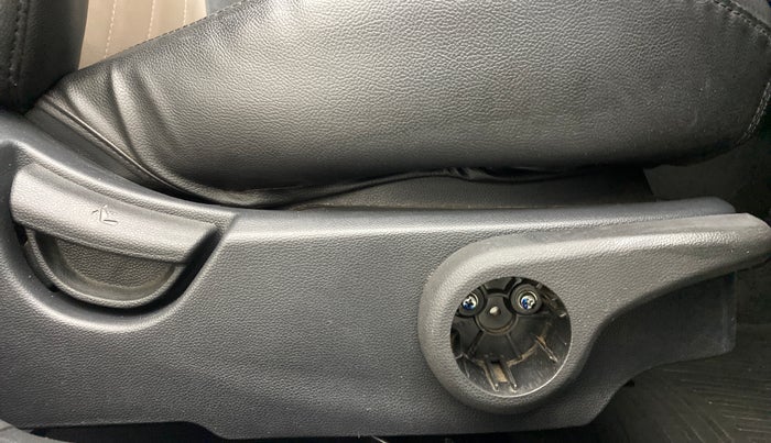 2016 Hyundai Grand i10 ASTA 1.2 (O) VTVT, Petrol, Manual, 29,918 km, Driver Side Adjustment Panel