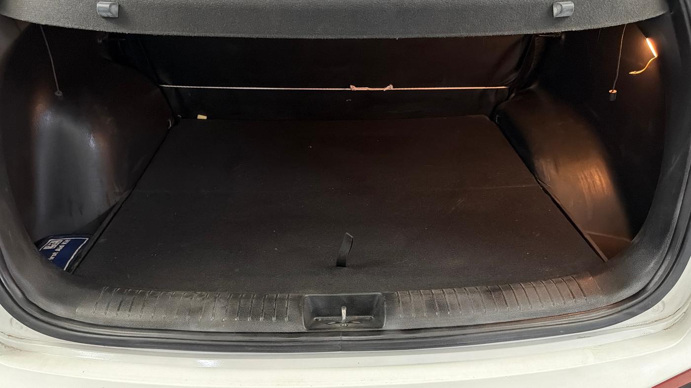 2016 Hyundai Creta SX PLUS 1.6 PETROL, Petrol, Manual, 1,13,218 km, Boot Inside