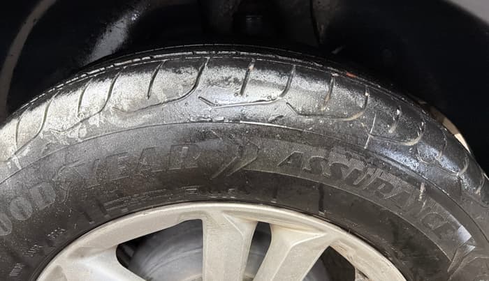 2016 Hyundai Creta SX PLUS 1.6 PETROL, Petrol, Manual, 1,13,218 km, Left Rear Tyre Tread