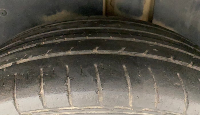 2019 MG HECTOR SHARP 2.0 DIESEL DUAL TONE, Diesel, Manual, 48,581 km, Left Rear Tyre Tread