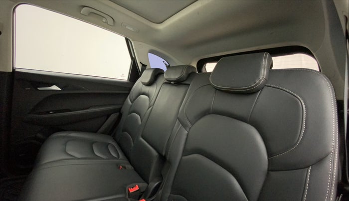2019 MG HECTOR SHARP 2.0 DIESEL DUAL TONE, Diesel, Manual, 48,581 km, Right Side Rear Door Cabin