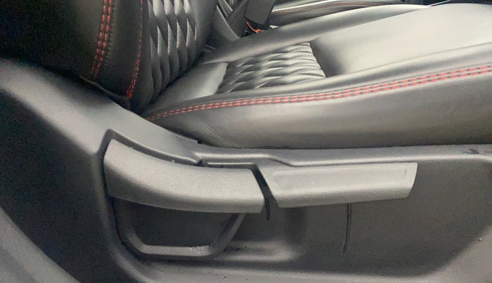 2020 Hyundai NEW I20 ASTA 1.2 AT, Petrol, Automatic, 18,793 km, Driver Side Adjustment Panel