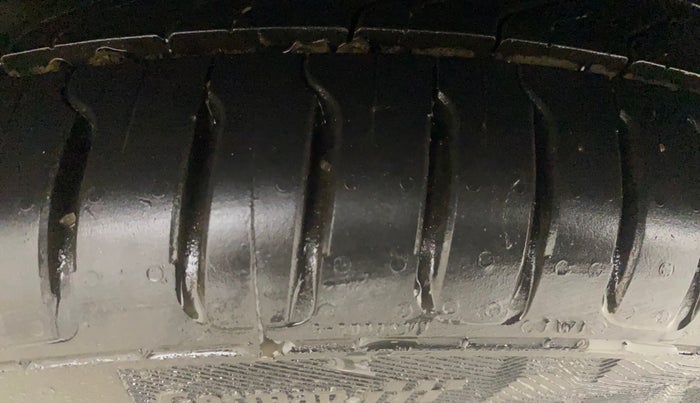 2020 Hyundai NEW I20 ASTA 1.2 AT, Petrol, Automatic, 18,793 km, Left Rear Tyre Tread